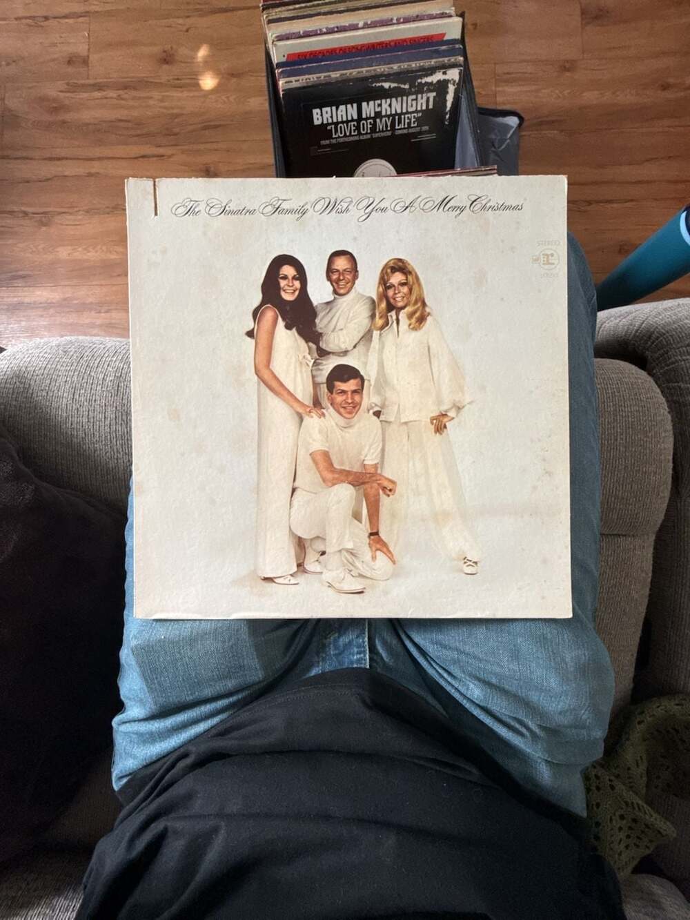 VG+/VG: The Sinatra Family Wish You A Merry Christmas Vinyl LP Album